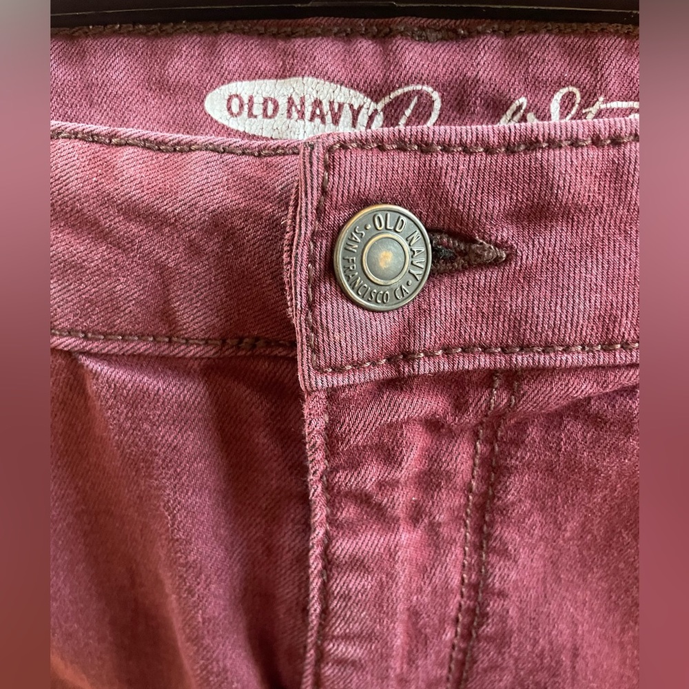 OLD NAVY Rockstar Mid-rise skinny jeans, sz 10 regular, wine maroon color